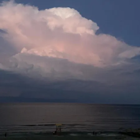 Sarah Morningstar アパート *