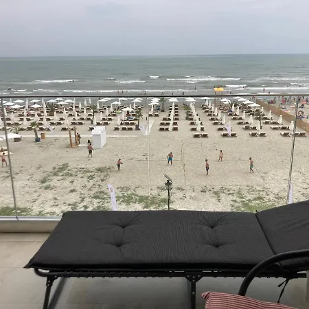 Sarah Morningstar アパート