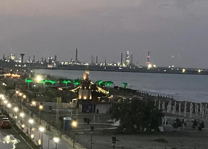 Sarah Morningstar * Năvodari