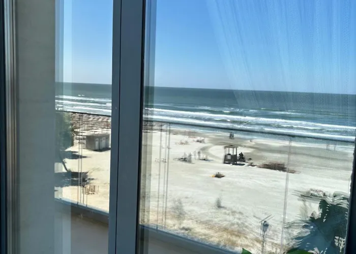 Sarah Morningstar * Năvodari