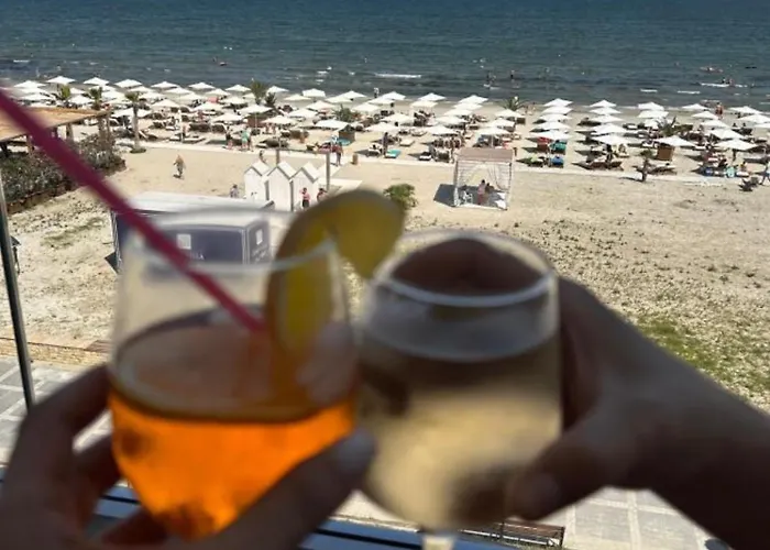 Sarah Morningstar Năvodari