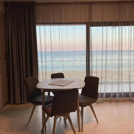 Appartement Sarah Morningstar Năvodari