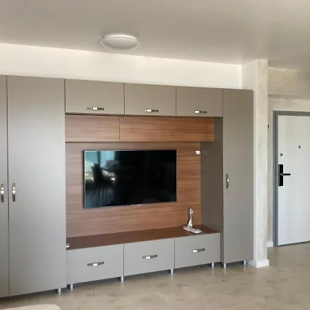 Sarah Morningstar Apartment