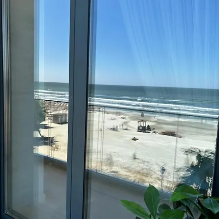 Sarah Morningstar * Năvodari