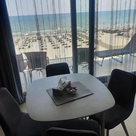 Sarah Morningstar Appartement Năvodari